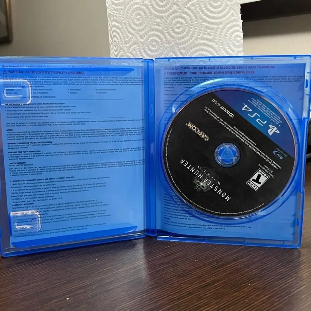 MONSTER Hunter World - (PS4, 2018) Playstation 4 Complete in box and tested